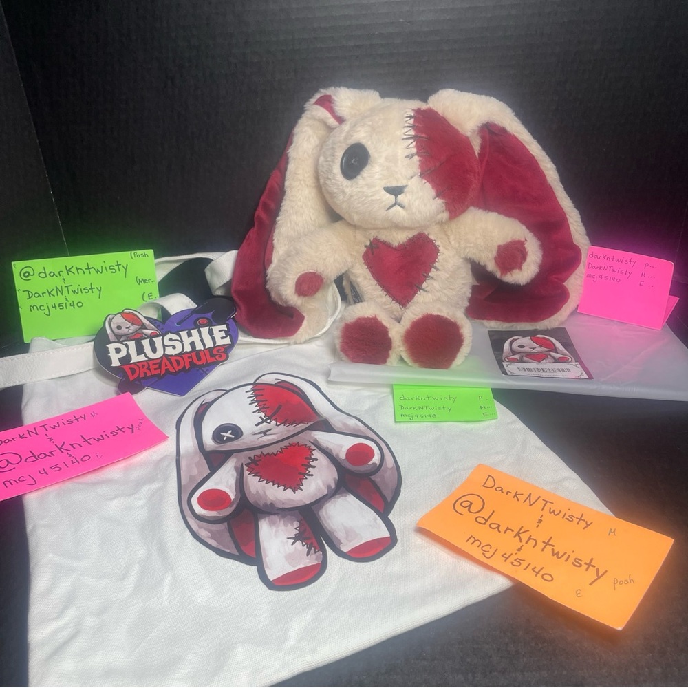 LAST DAY! BNIB GENUINE PLUSHIE DREADFUL LOVE RABBIT AND MATCHING TOTE - Picture 3 of 16